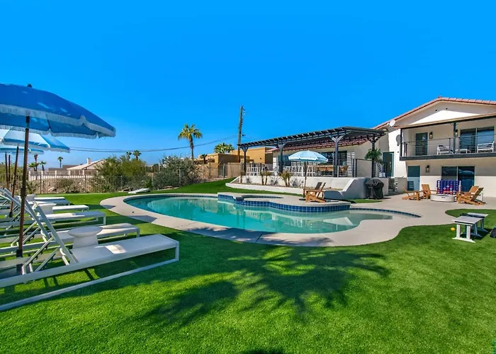 Luxury Tropical Playhouse Golf Pickleball